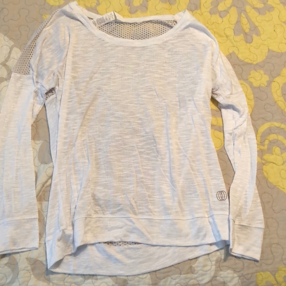 Cute lounge or active wear top!